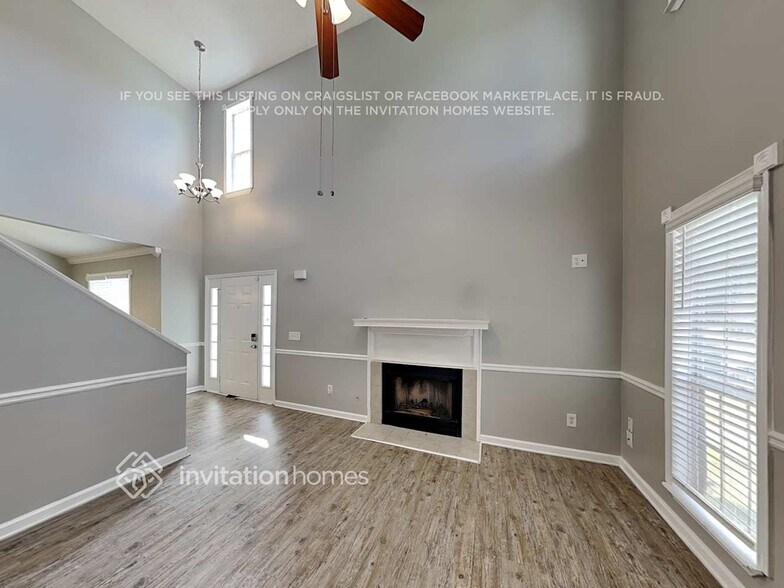 Building Photo - 2342 Glencairn Ln SW