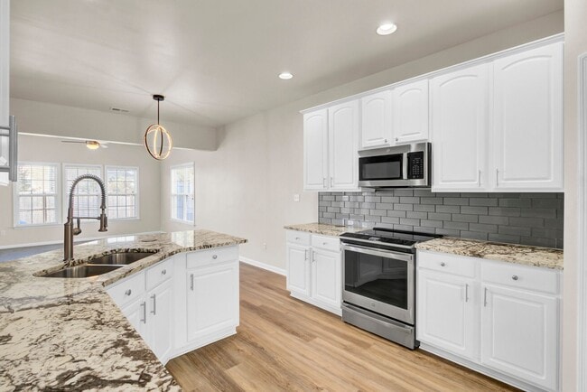 Building Photo - Spacious 5-Bedroom Rental with Dual Master...