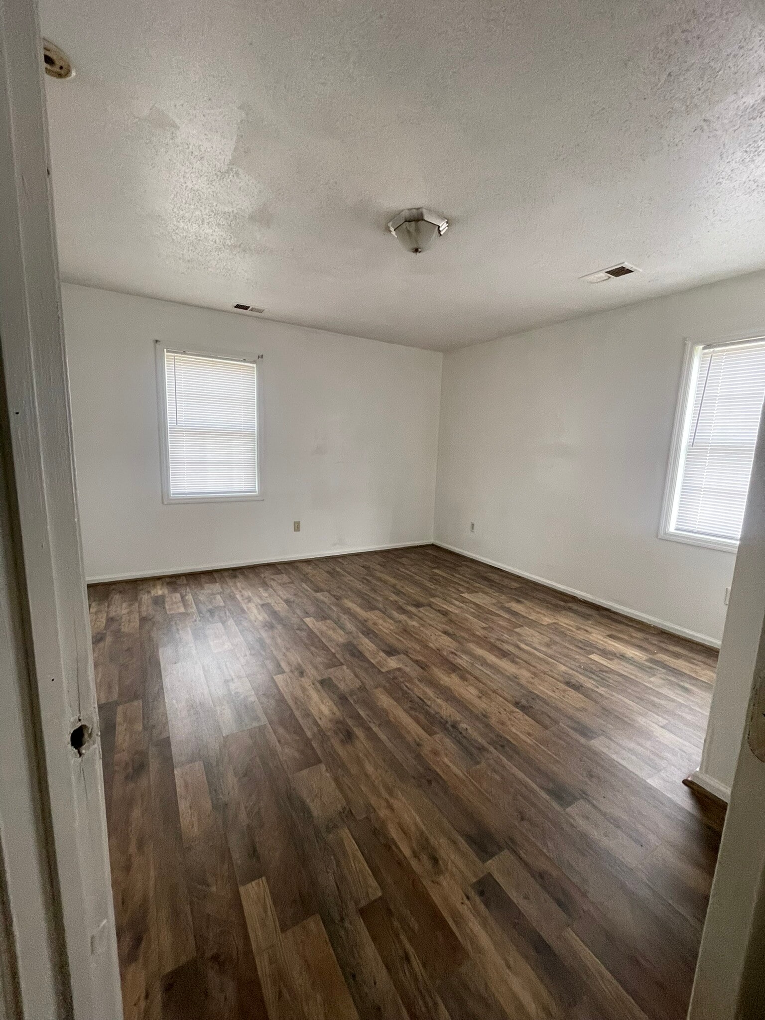 Building Photo - 520 Buckley St