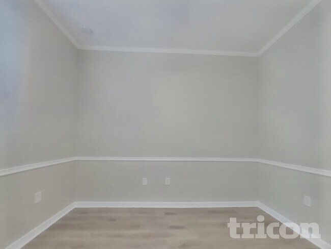 Building Photo - 3089 Tishman Ave