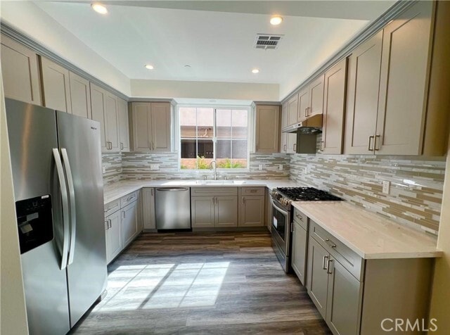 Building Photo - 328 E Live Oak St