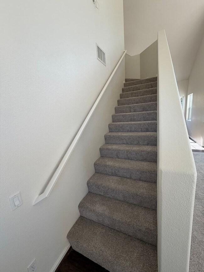 Building Photo - 1609 Barolo Pl