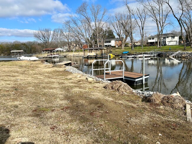 Building Photo - 202 Edgewater Dr