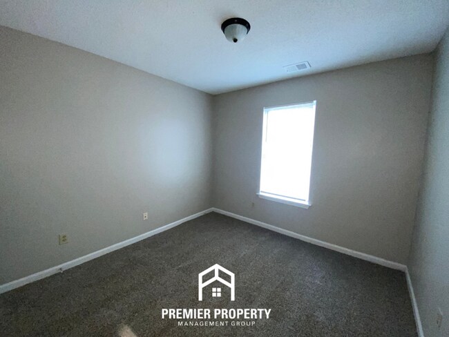 Building Photo - 5950 Chadwell Rd