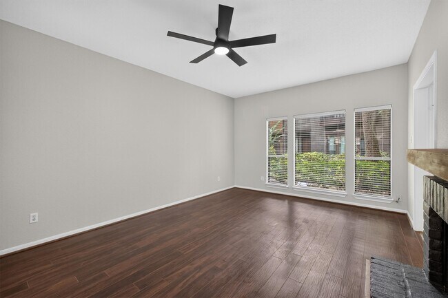 Building Photo - 11711 Memorial Dr