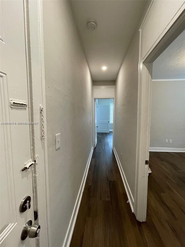 Building Photo - 3364 SW 2nd St