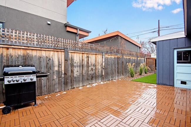 Building Photo - Beautifully Renovated Home in the Berkley ...