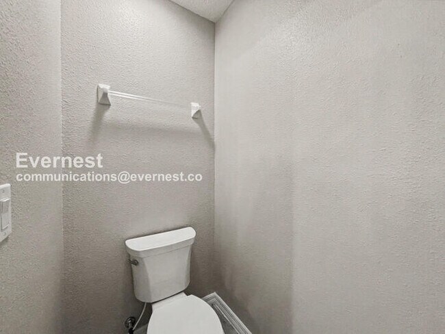 Building Photo - 5587 Sabal Dr