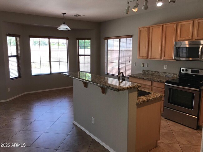 Building Photo - 3440 E Flower St