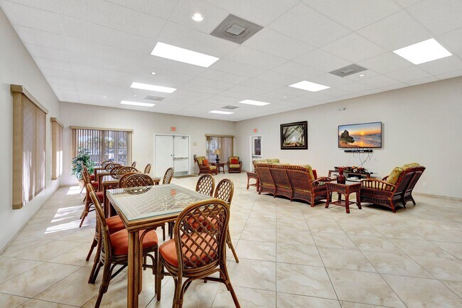 Building Photo - 105 Paradise Harbour Blvd