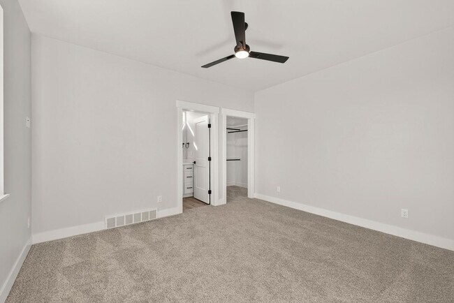 Building Photo - K551LI