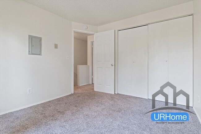 Building Photo - Nguyen Triplex