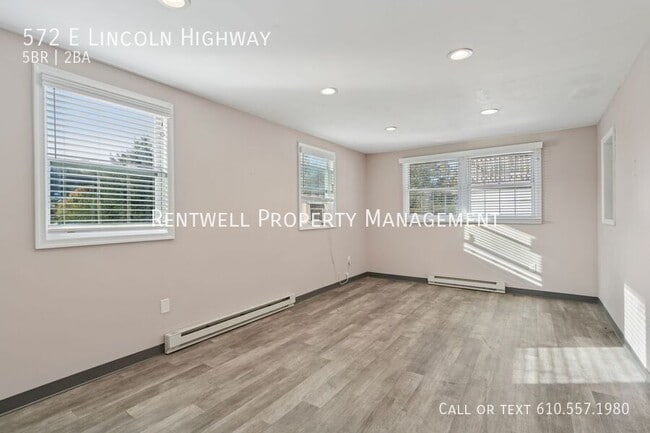 Building Photo - 572 Lincoln Hwy E