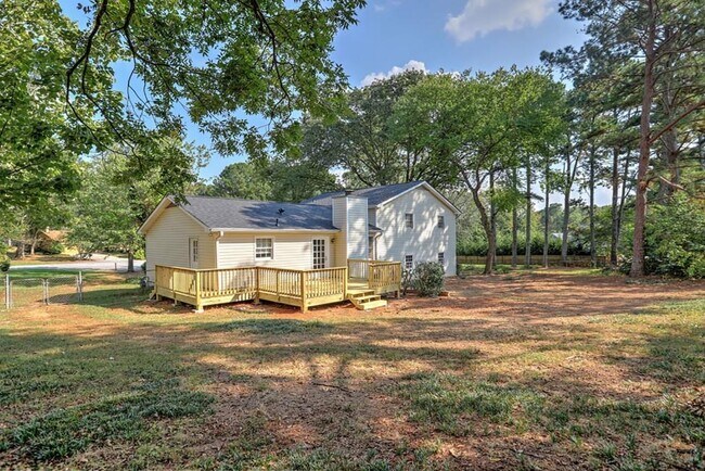 Building Photo - 2640 Tritt Ln