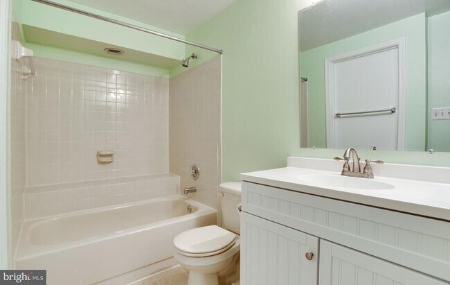 Building Photo - 14376 Havener House Ct