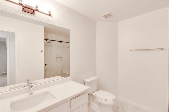 Building Photo - 15437 Fisher Island Dr