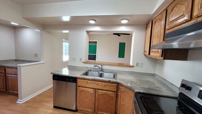 Building Photo - Spacious & Charming 2-Bed/2-Bath Home – Wa...