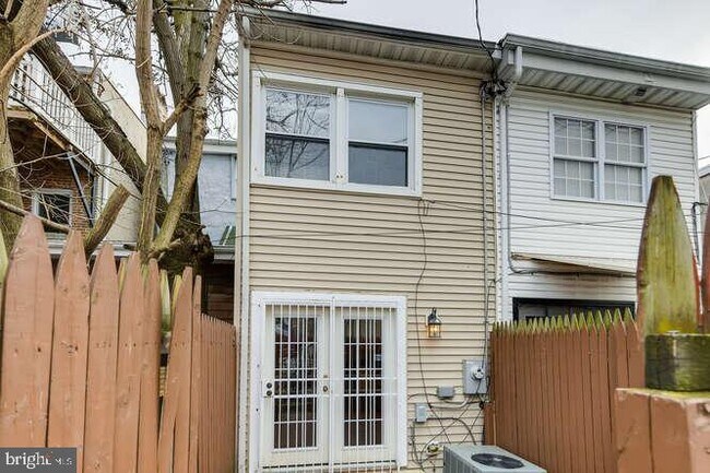 Building Photo - 768 Carroll St