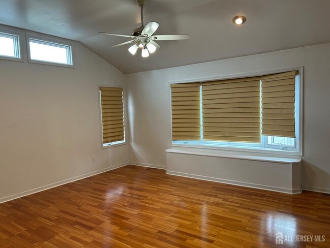 Building Photo - 26 Netherwood Cir