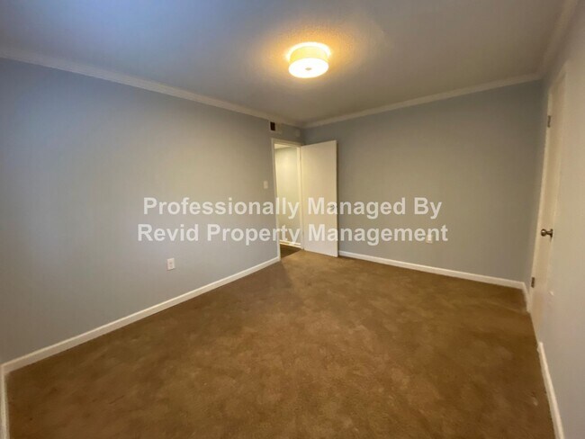 Building Photo - 36 N Auburndale St