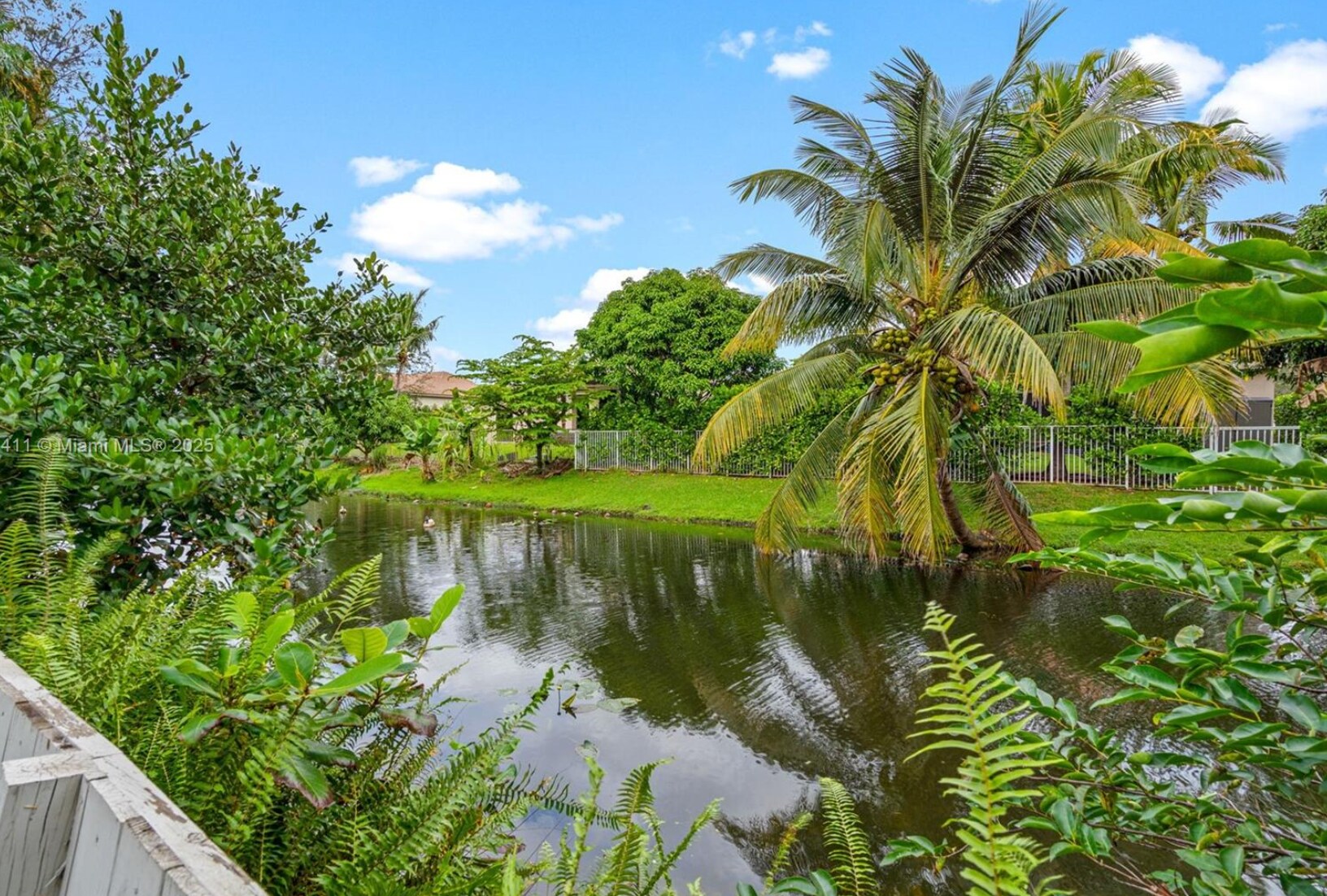 Building Photo - 8351 SW 39th Ct