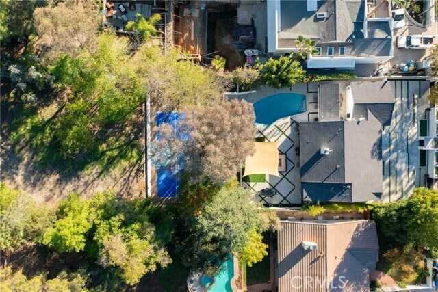 Building Photo - 5244 Vanalden Ave