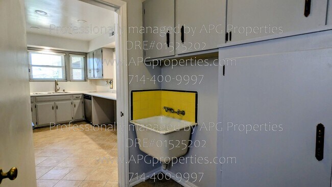 Building Photo - 11151 Chadsey Dr