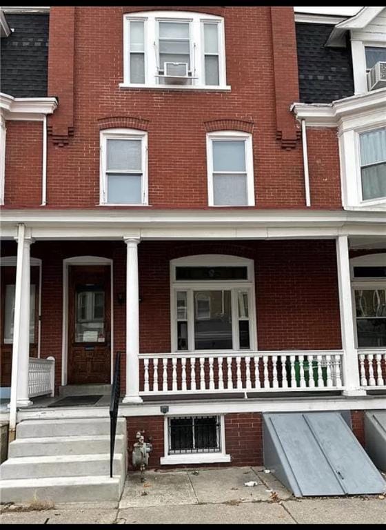 Primary Photo - 124 N Madison St