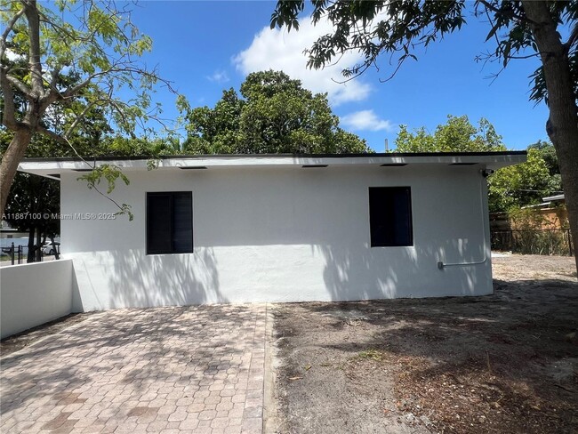 Building Photo - 14001 NW 10th Ave