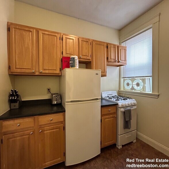 Primary Photo - 110 Peterborough St