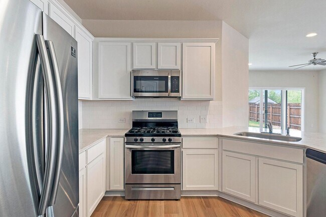 Building Photo - Gorgeous 4-bedroom home!