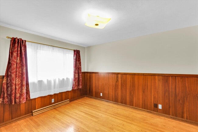 Building Photo - 1803 Golfview Dr