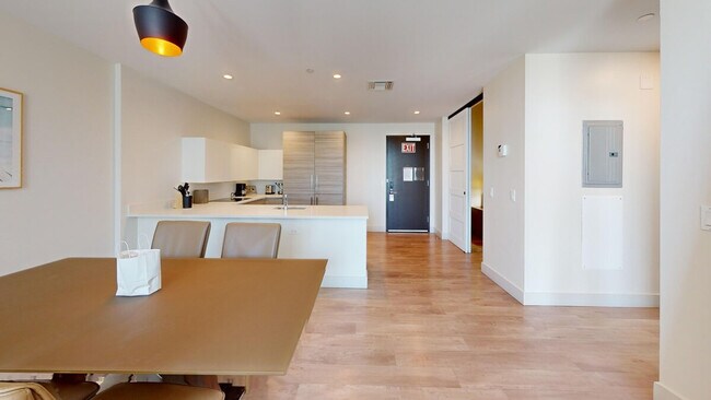 Building Photo - 411 Jimmy Buffett Mem Hwy