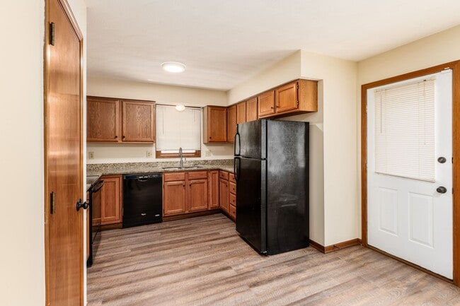 Building Photo - 8287 Talia Ct