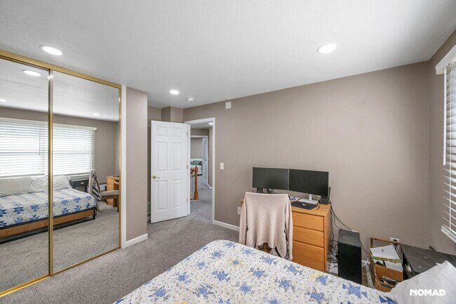 Building Photo - 1321 S Lansing Ct