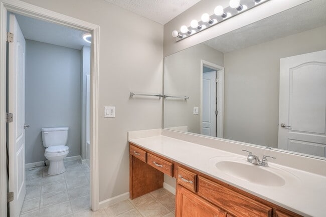 Building Photo - 2567 New Holland Cir