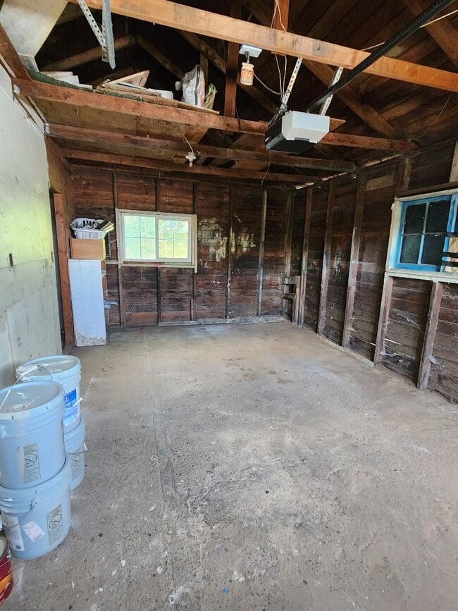 Building Photo - 3bedroom 2bath House