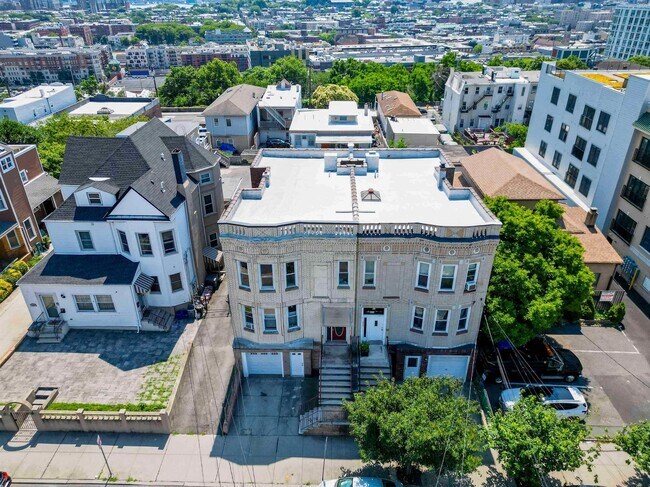 Building Photo - 630 Palisade Ave