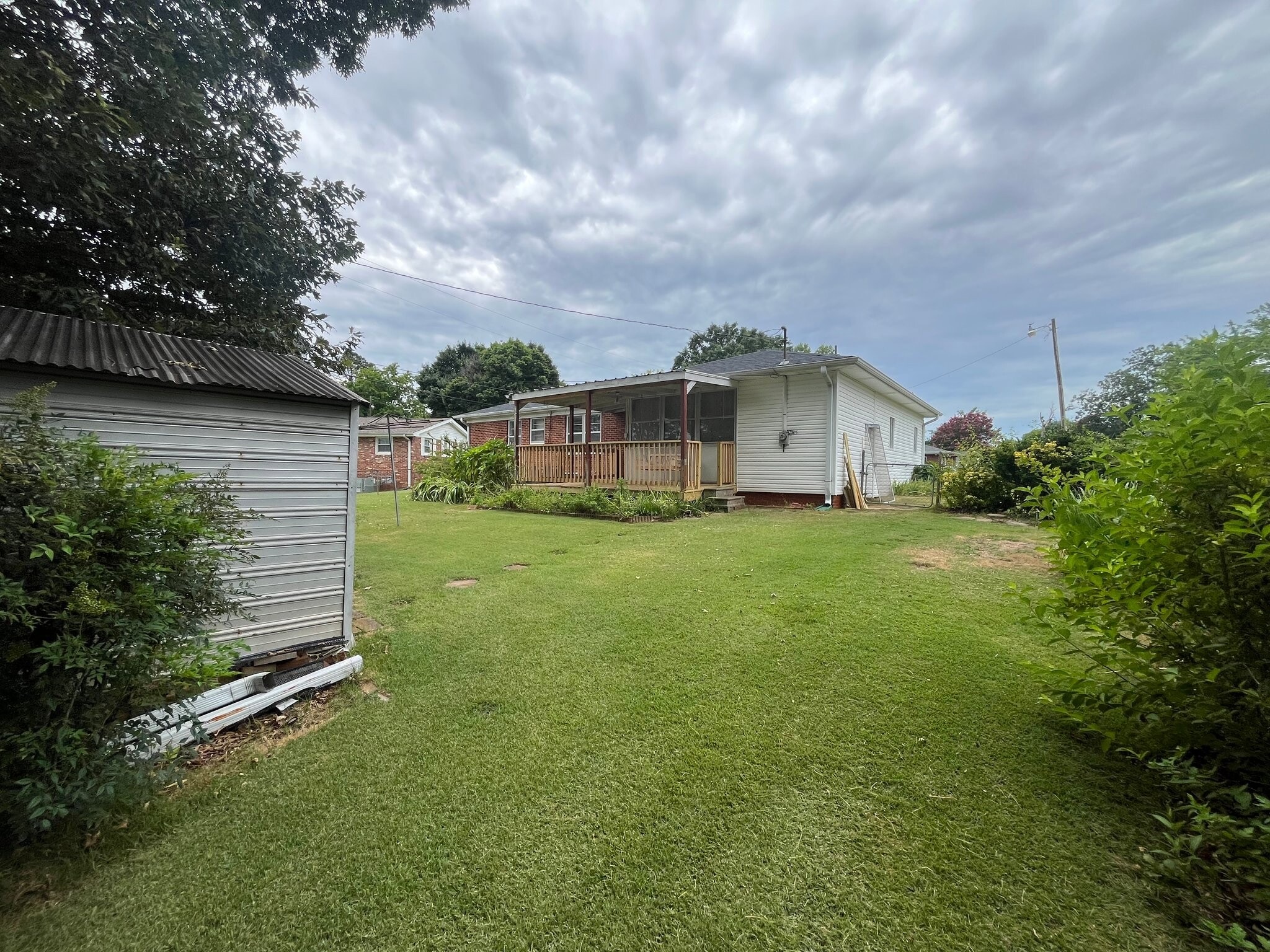 Building Photo - 128 N Leland Dr