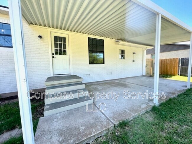 Building Photo - 2321 Glendale Dr