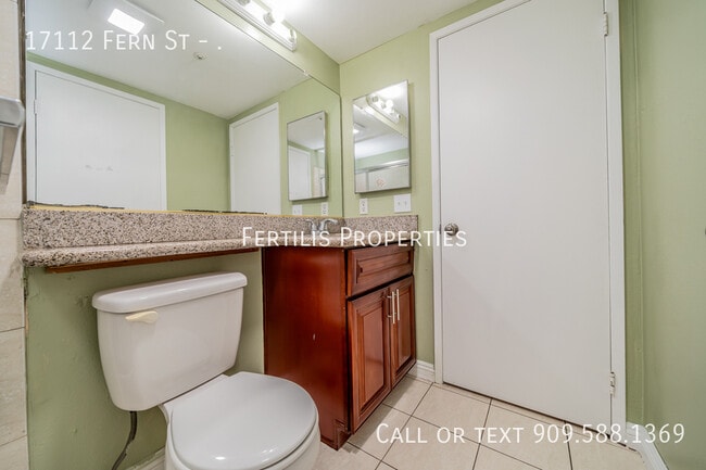 Building Photo - 17112 Fern St