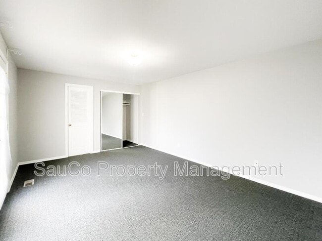 Building Photo - 1734 NE Bryant St