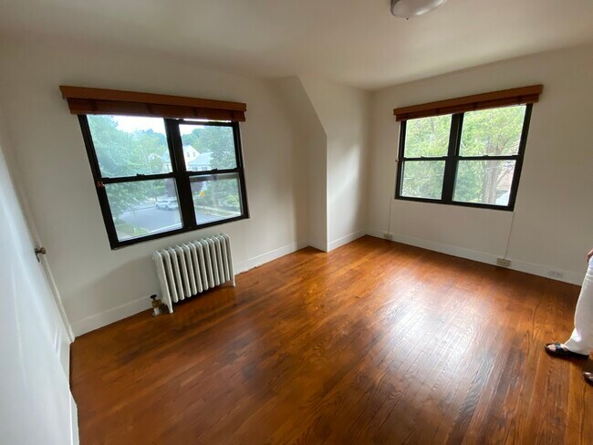 Building Photo - 17 Nassau Rd