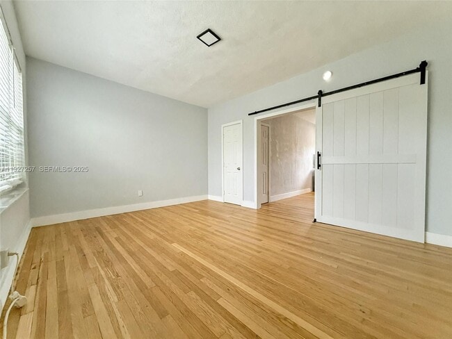 Building Photo - 315 W 28th St