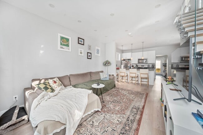 Building Photo - EAST FRANKLINTON ARTIST DISTRICT!  SUNNY NEWLY RENOVATED HOME on DOUBLE LOT