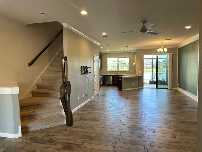 Building Photo - 9119 Carolina Wren Dr
