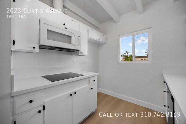 Building Photo - 2023 Curtis Ave