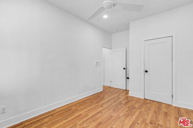 Building Photo - 246 Columbia Pl