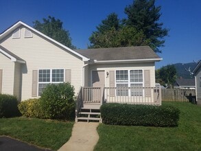 Building Photo - 47 Cypress Villa Ln