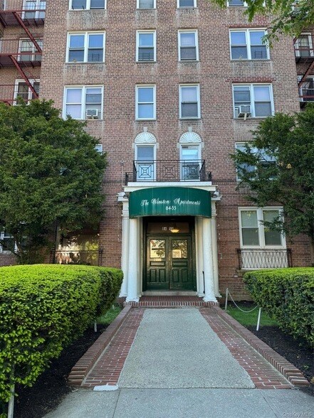 Building Photo - 84-55 Daniels St